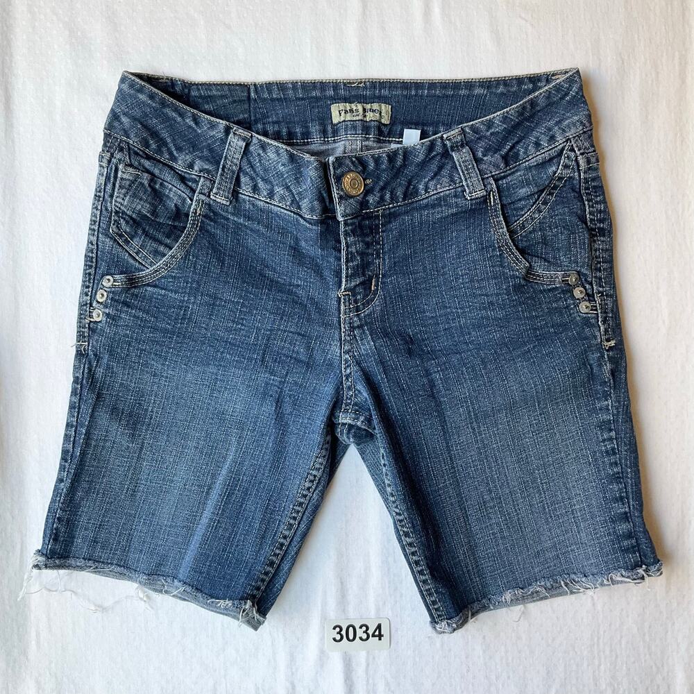 Paris Blues Women’s Waxed & Frayed Denim Shorts size 11, Blue